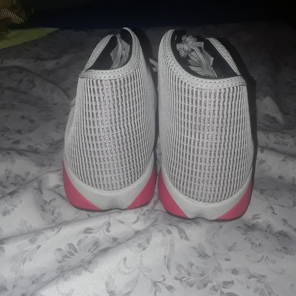 Sneakers - Picture 3 of 3